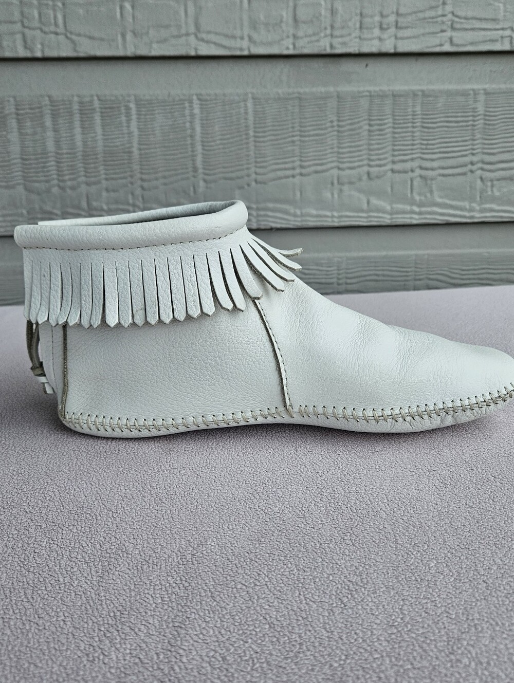 Vtg Minnetonka Moccasins Women SZ 10 White Fringe Ankle Boots USA Made Leather - Picture 4 of 12